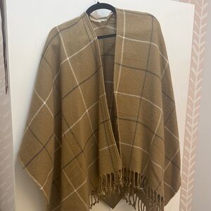 Abercrombie & Fitch Camel Plaid Poncho